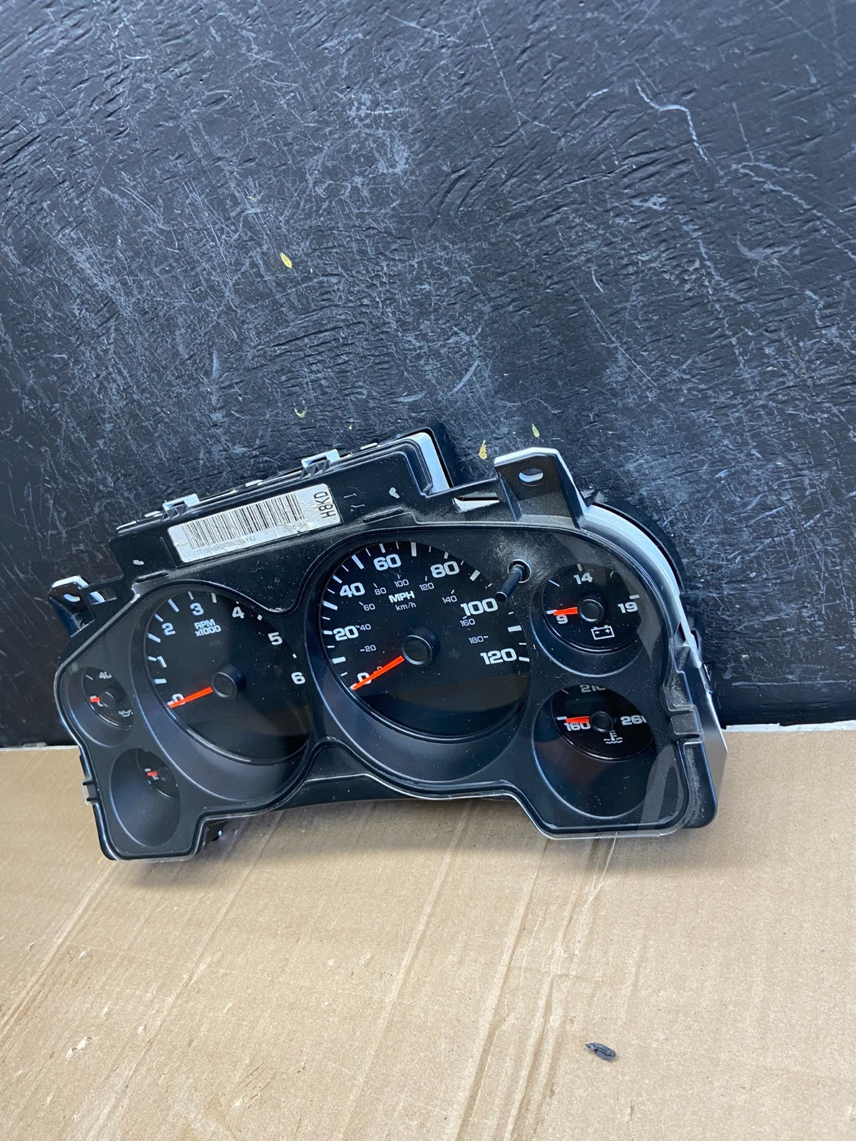 2007 to 2013 Chevrolet Silverado Suburban Cluster Gauge Speedometer OE AD7152 DG2