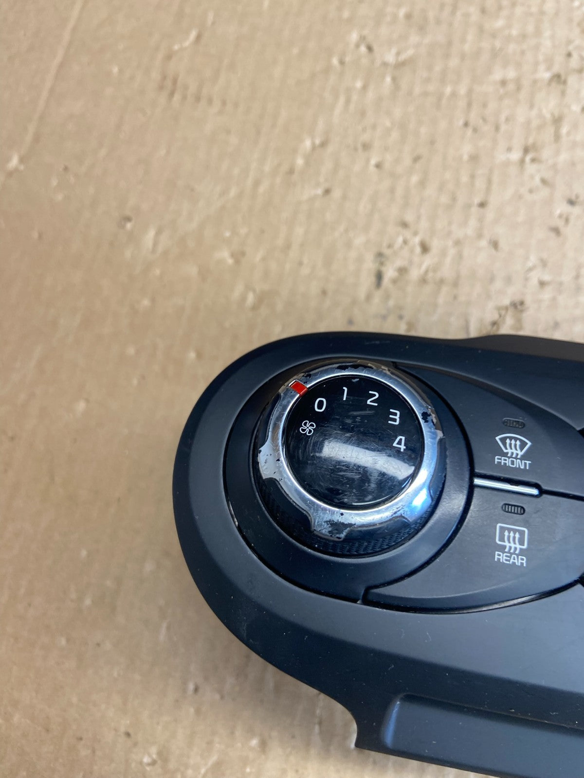 2016 to 2018 Kia Sorento Temperature AC Climate Control 97250-C5XXX AE4115 DG2
