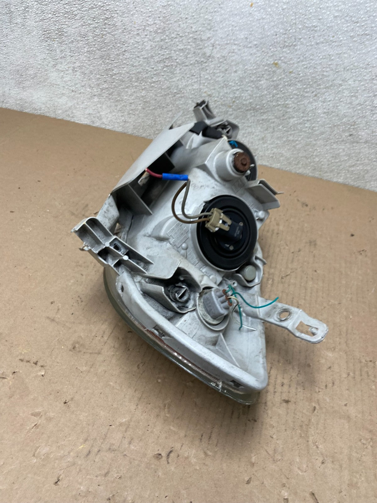 2005 to 2008 Toyota Corolla Right Passenger RH side Headlight Oem AB6028 DW9