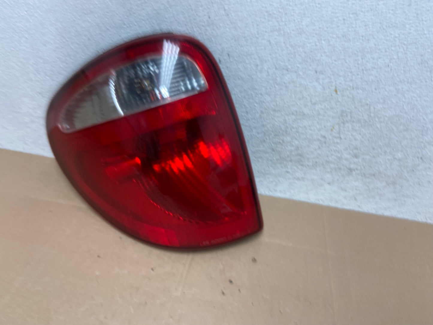 2004 to 2007 Dodge Grand Caravan Left Driver Lh Tail Light AE4929 LK1