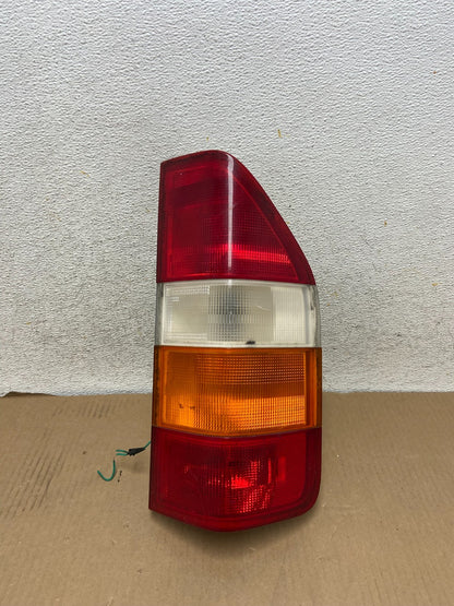 2002-2006 Mercedes Dodge Sprinter Right Passenger Rh Tail Light AH2993 DG0