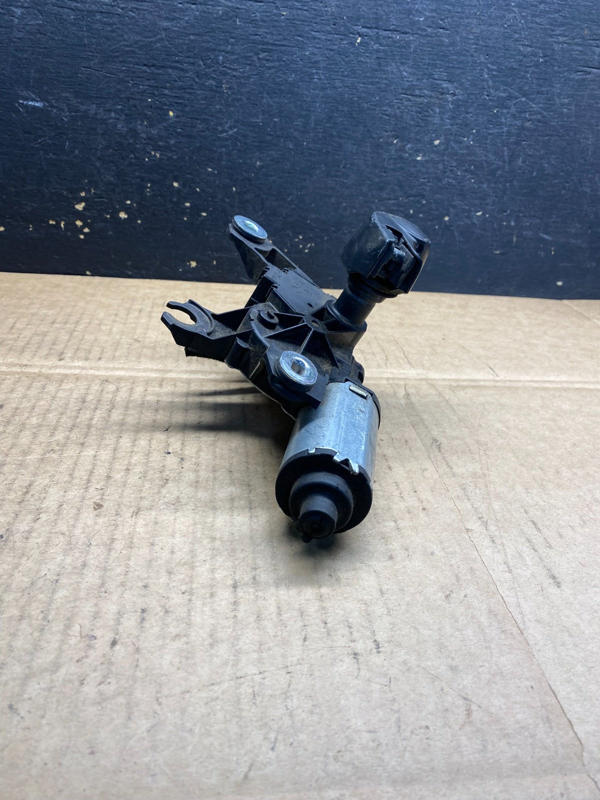 2007 to 2015 Audi Q7 Rear Windshield Washer Wiper Motor AB4006 DG2
