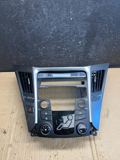 2011 - 2014 Hyundai Sonata Center Radio Climate Control Air Vent Bezel AE1939 DG0