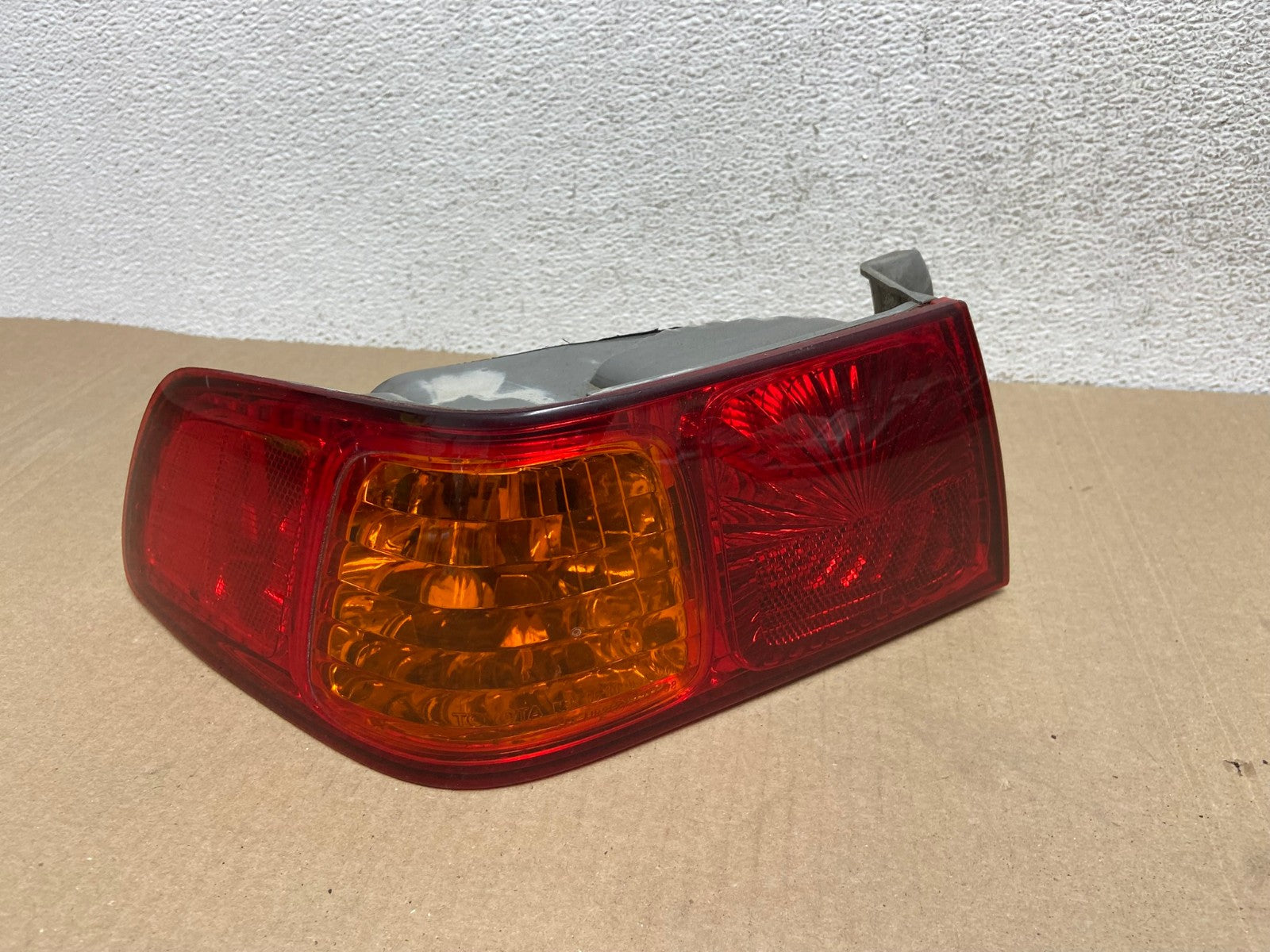 2000 to 2001 Toyota Camry Tail Light Left Driver Lh Side AE9410 LK0