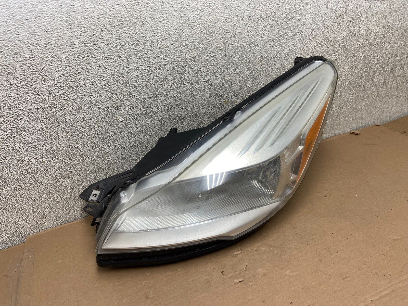 2013 - 2016 Ford Escape Headlight Left Driver Lh Side Halogen AA9878 DW1