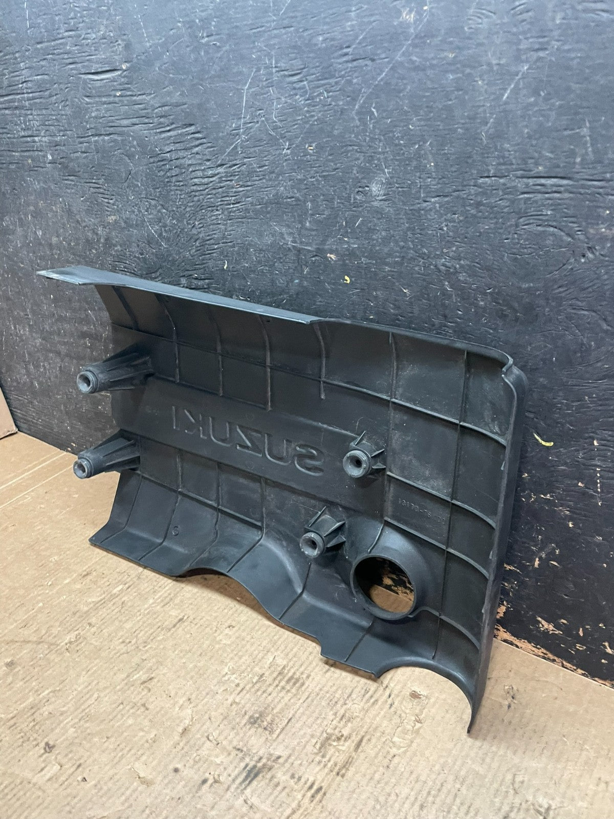 2009-2013 Suzuki Grand Vitara 2.4L Upper Top Engine Motor Dust Cover z6064 DG7