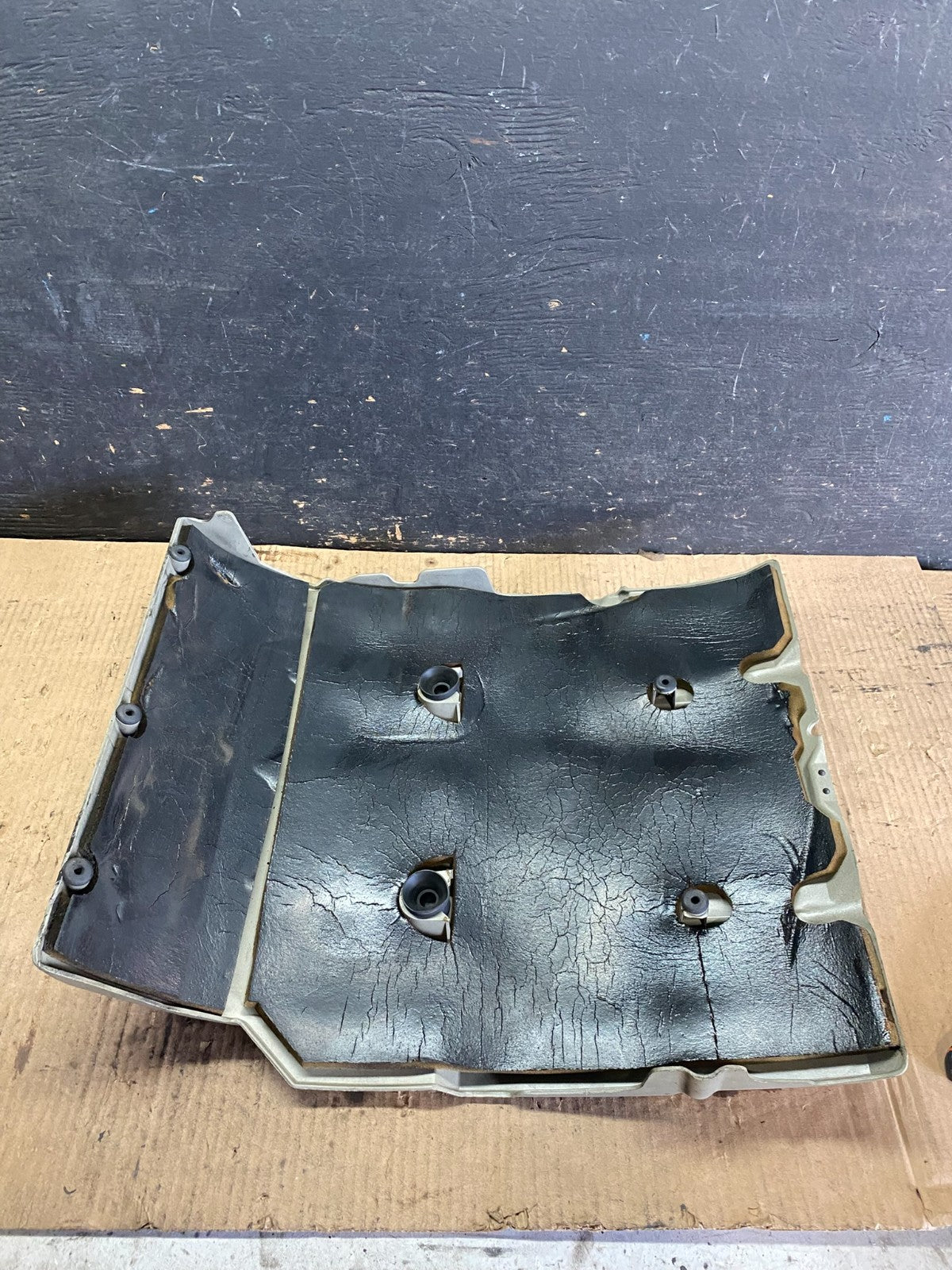 1997 to 2004 Cadillac Deville Seville Northstar Engine Motor Cover Q0428 DG7