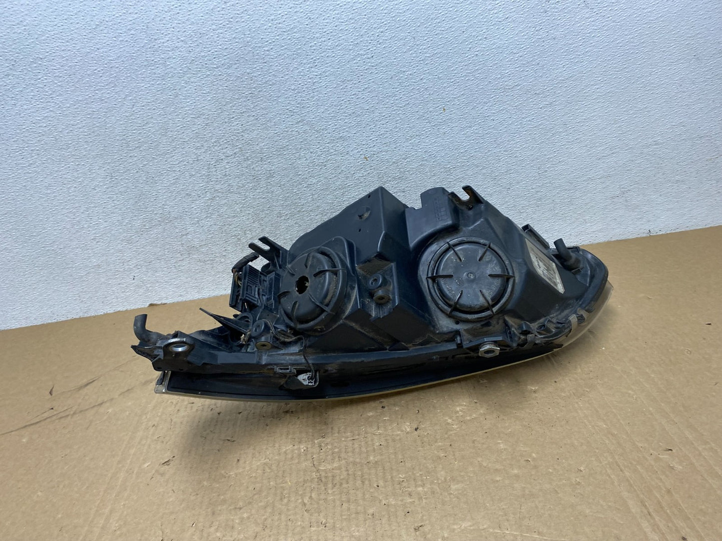 Halogen 2004 -2007 BMW 535i 5 Series Right Passenger Side Headlight AG0546 DW6