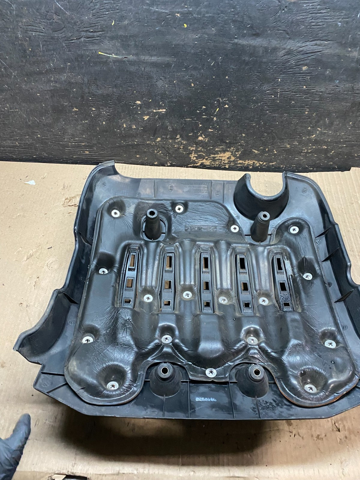2005 to 2009 Kia Sportage Engine Motor Cover V3990 DG4