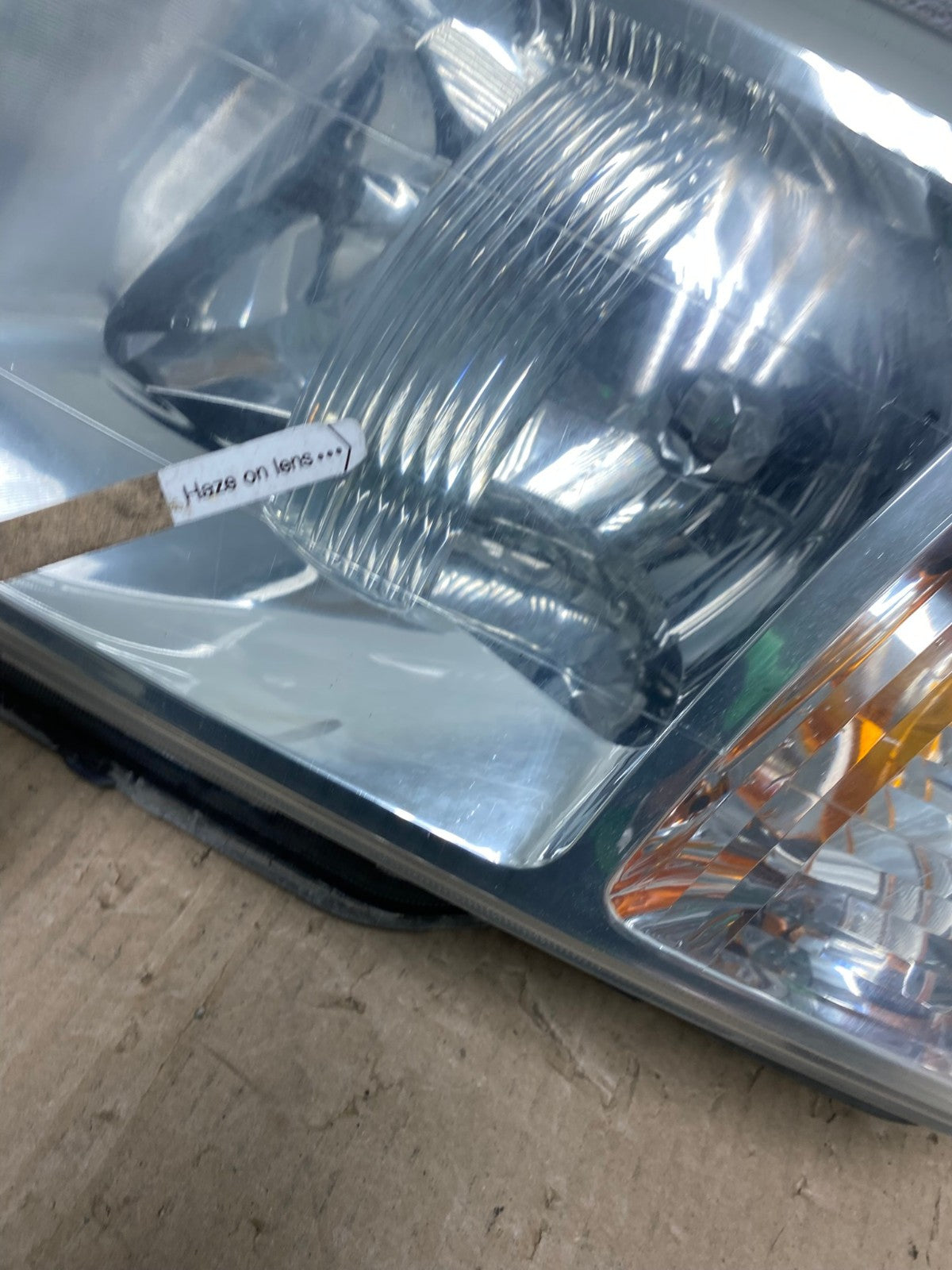 2004 - 2008 Mitsubishi Endeavor Headlight Left Driver Lh Side AE9678 LK4