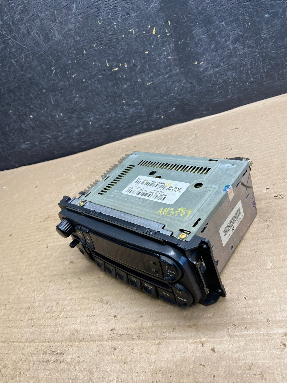2002 - 2006 Chrysler Dodge Jeep Ram Radio CD Player AM/FM Receiver ah3789 DG2