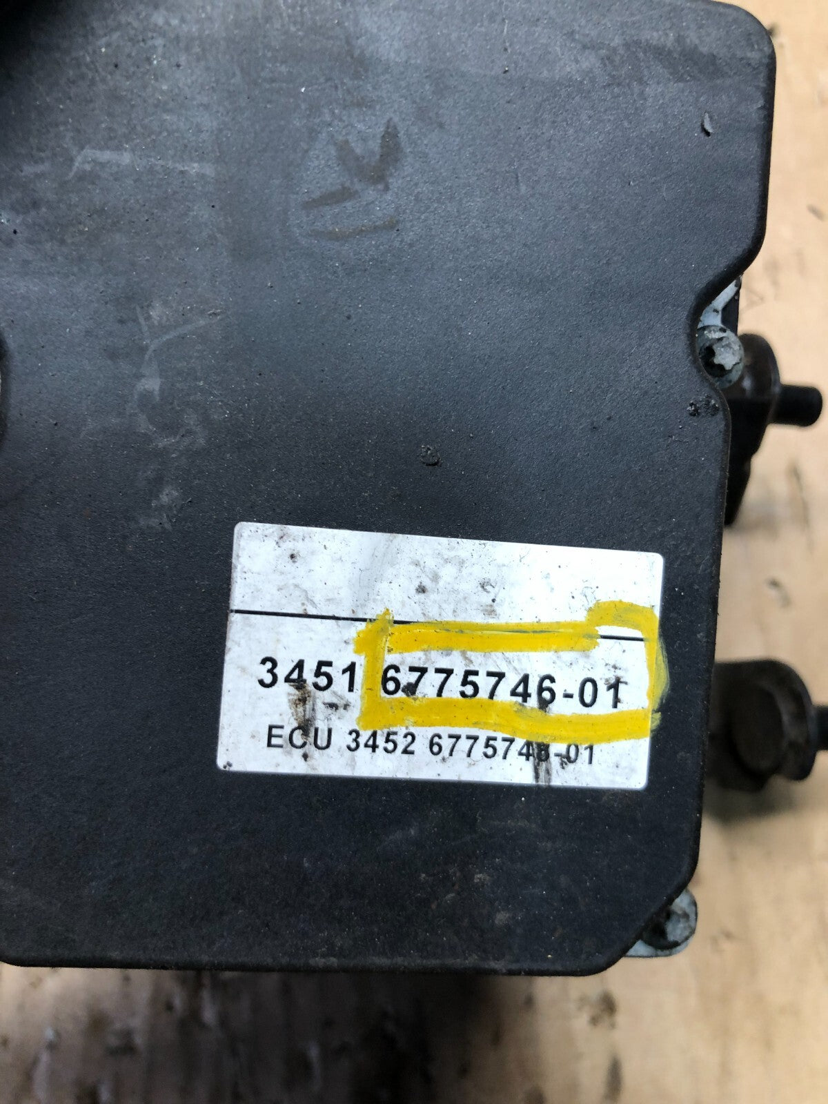2006 to 2007 BMW 525i ABS Anti-Lock Brake Pump 6775746 G4215 PS6
