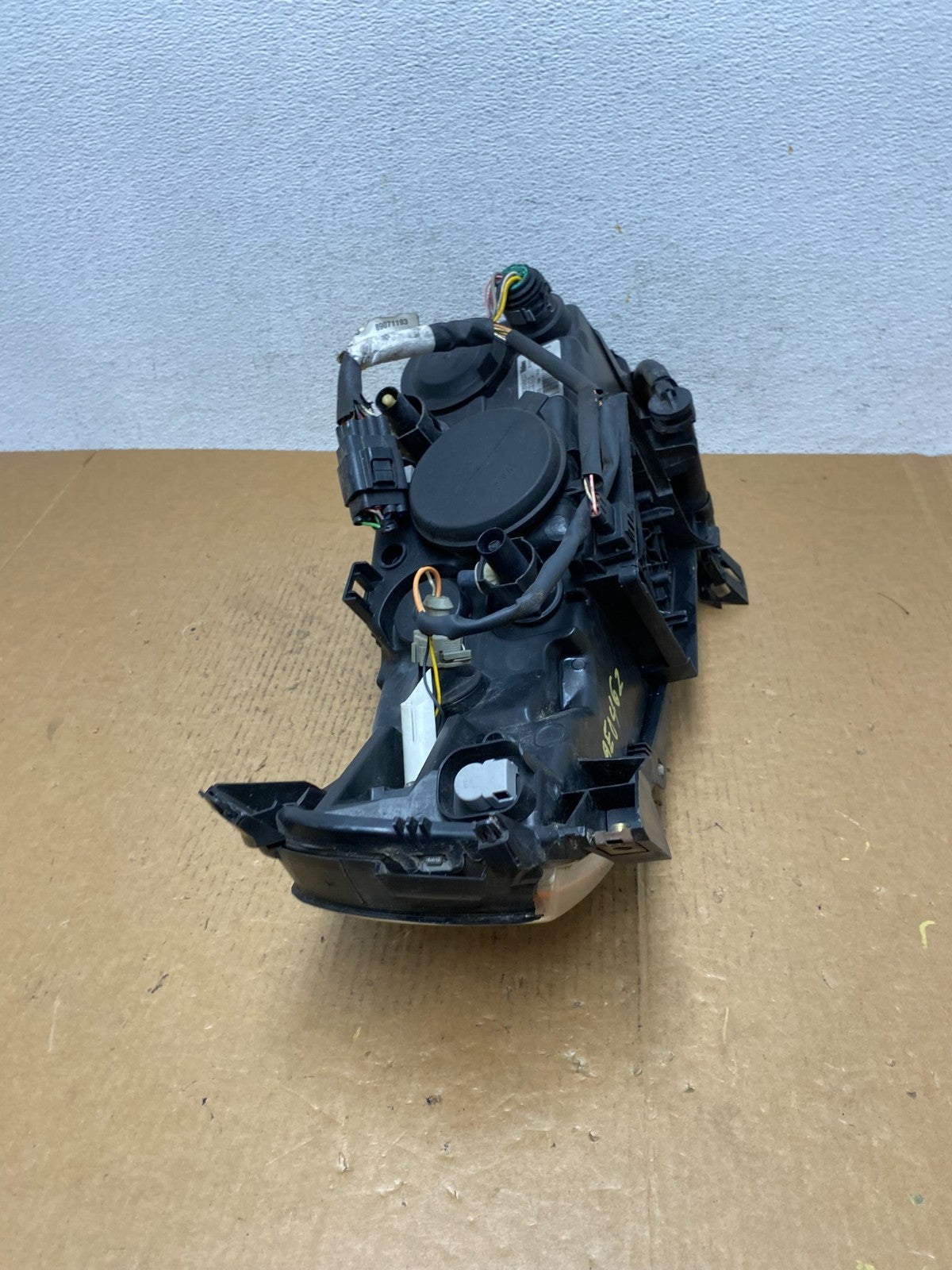 2005 to 2009 Volvo S60 Left Halogen Driver Side Headlight AE0462 DW9