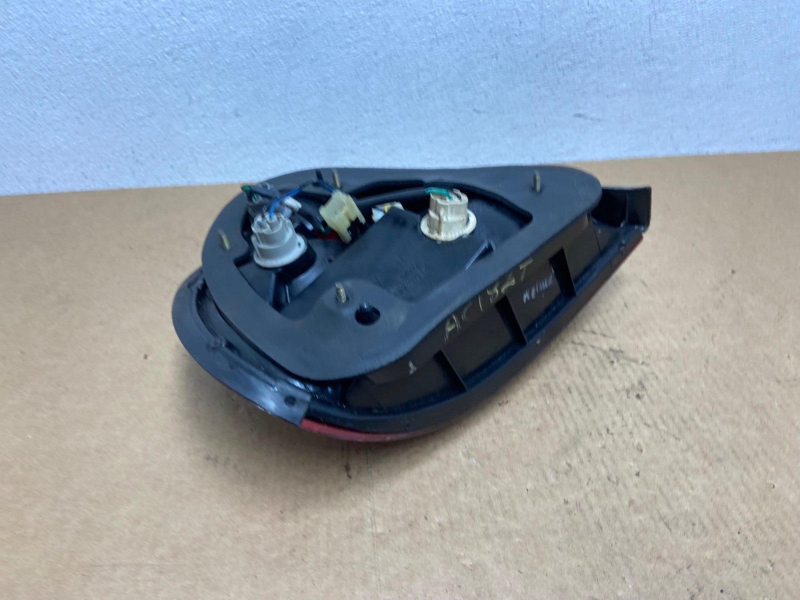 1997 to 1998 Hyundai Sonata Right Passenger Side Tail Light Oem AC1827 LK4