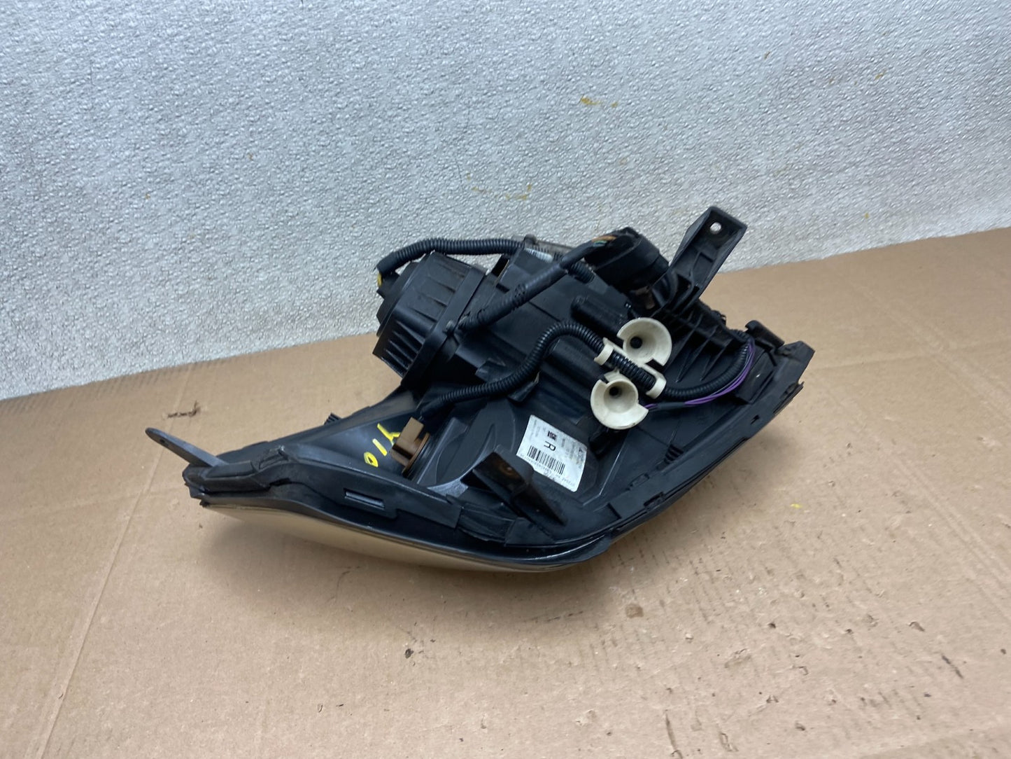 2006 to 2011 Cadillac DTS Right Passenger RH Side Xenon Hid Headlight OEM Y10066