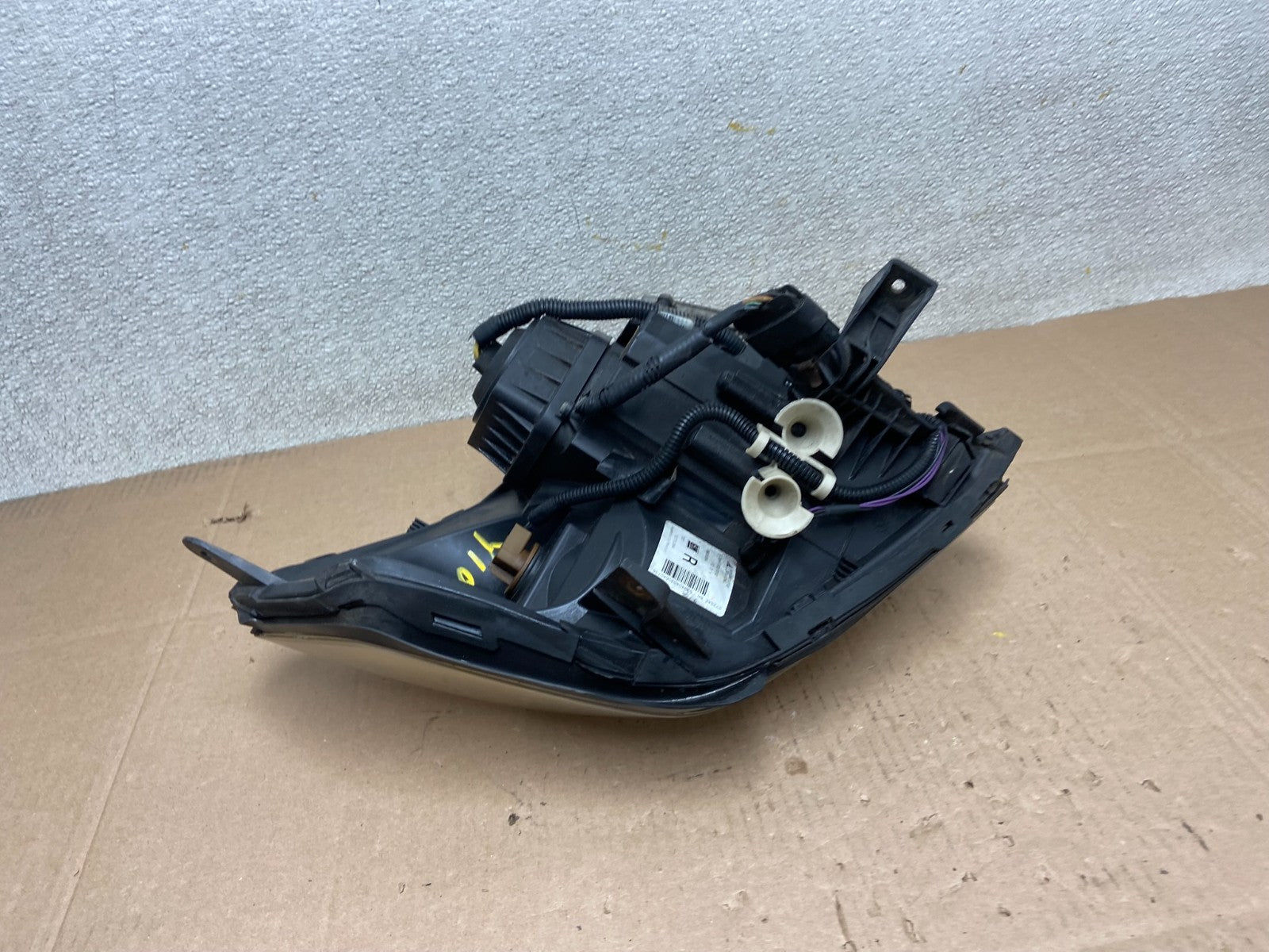 2006 to 2011 Cadillac DTS Right Passenger RH Side Xenon Hid Headlight OEM Y10066