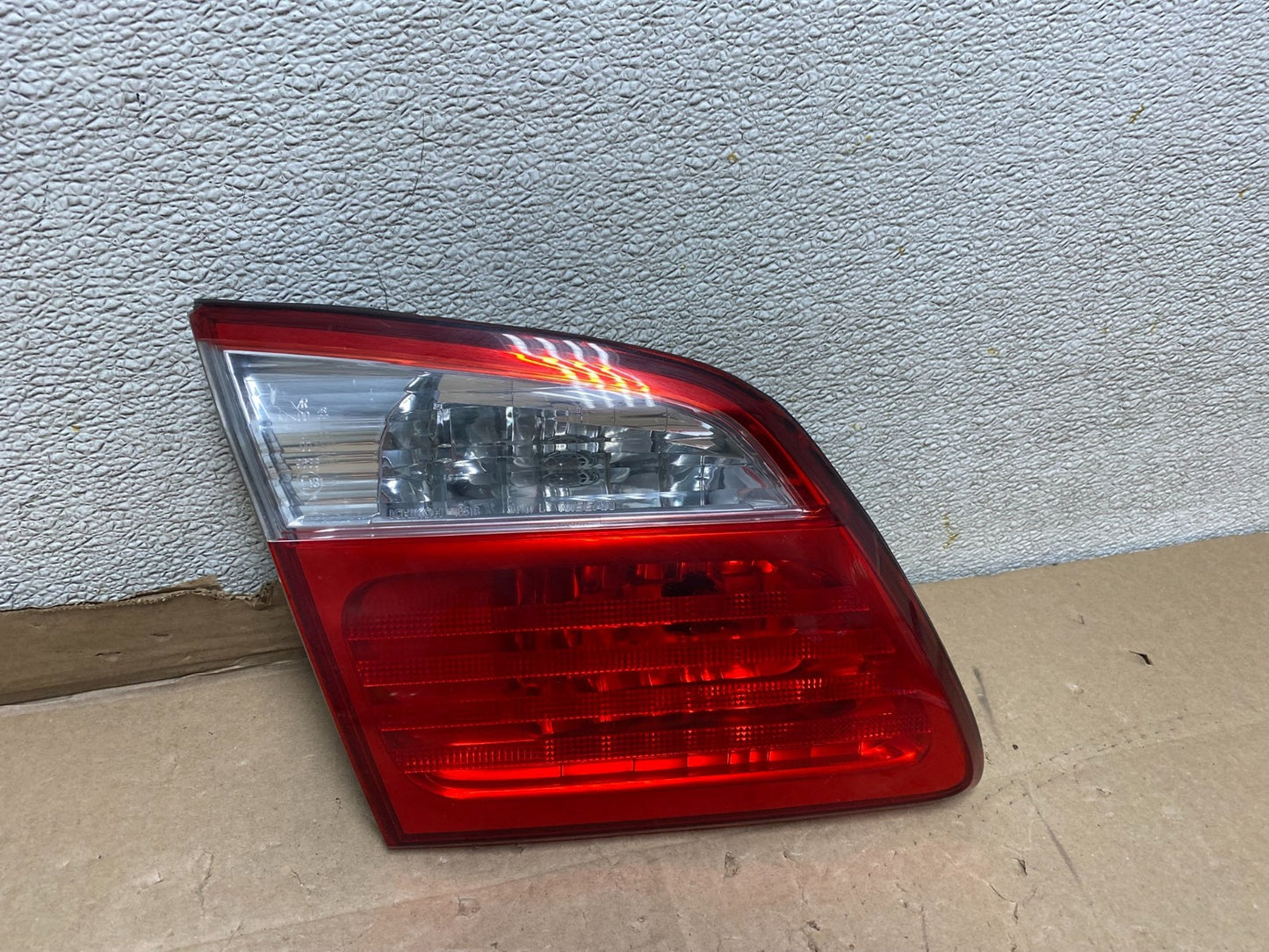 2000-2001 Infiniti i30 Left Driver Lh Side Tail Light Inner Oem U6787 DW0