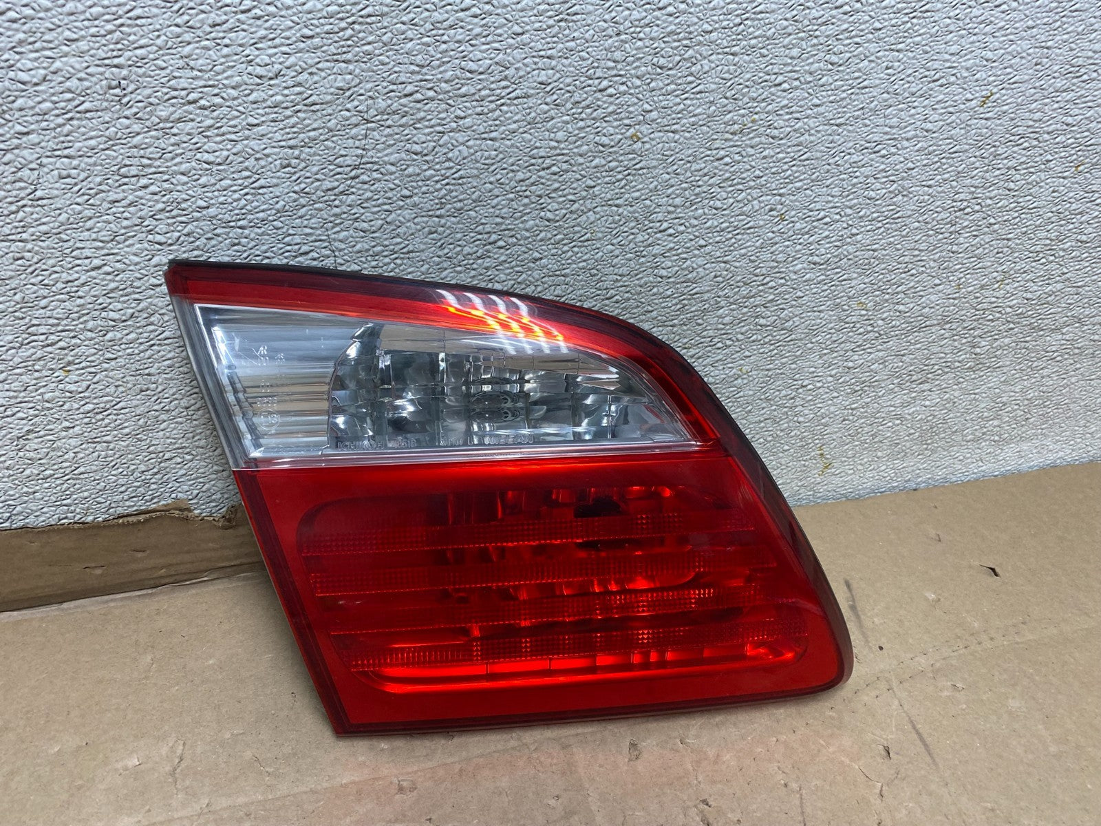 2000-2001 Infiniti i30 Left Driver Lh Side Tail Light Inner Oem U6787 DW0