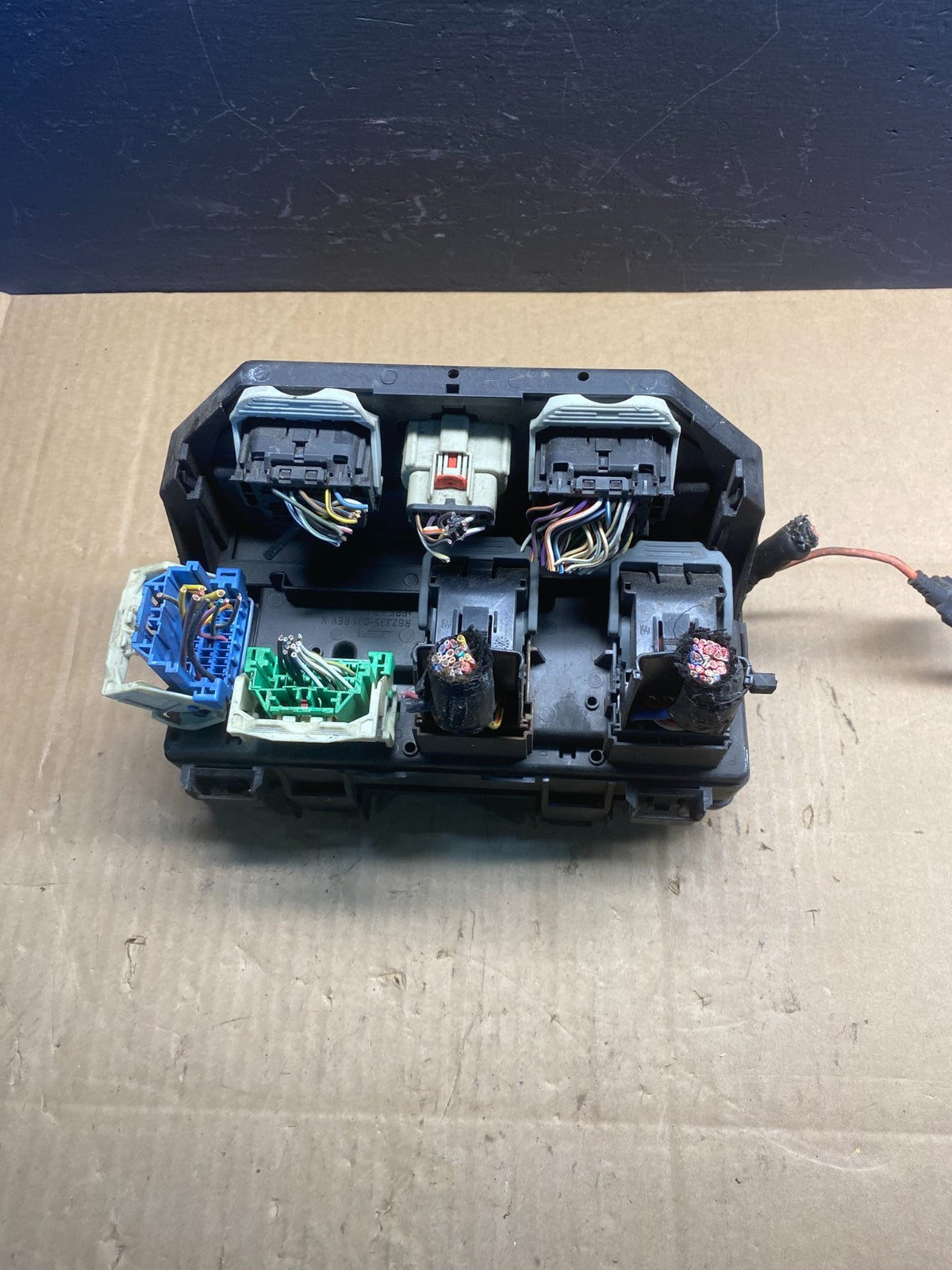 2011 2014 Dodge Durango Grand Cherokee  Fusebox Fuse Box Relay Module AB7502 DG0