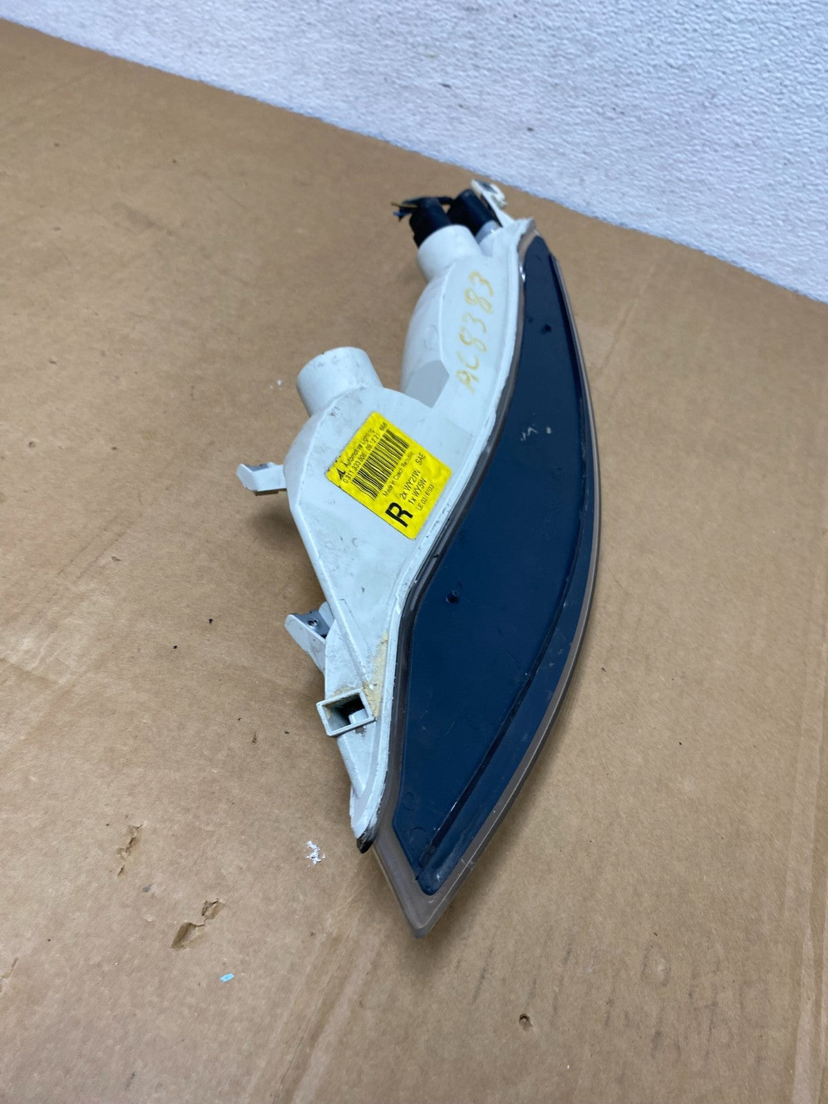 2004 to 2007 BMW E63 E64 645 650i Right Passenger Front Turn Signal ac8383 DG7