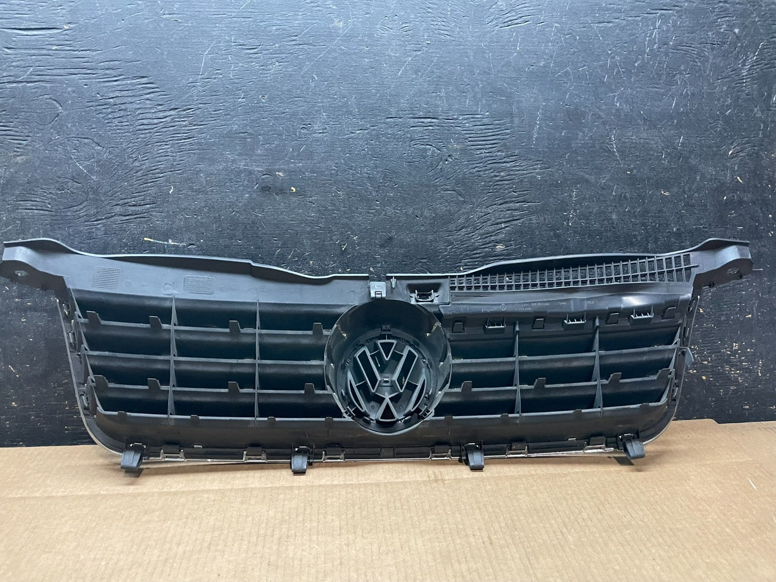2001 to 2005 Volkswagen Passat Front Upper Grill Grille Oem AA9091 DG4