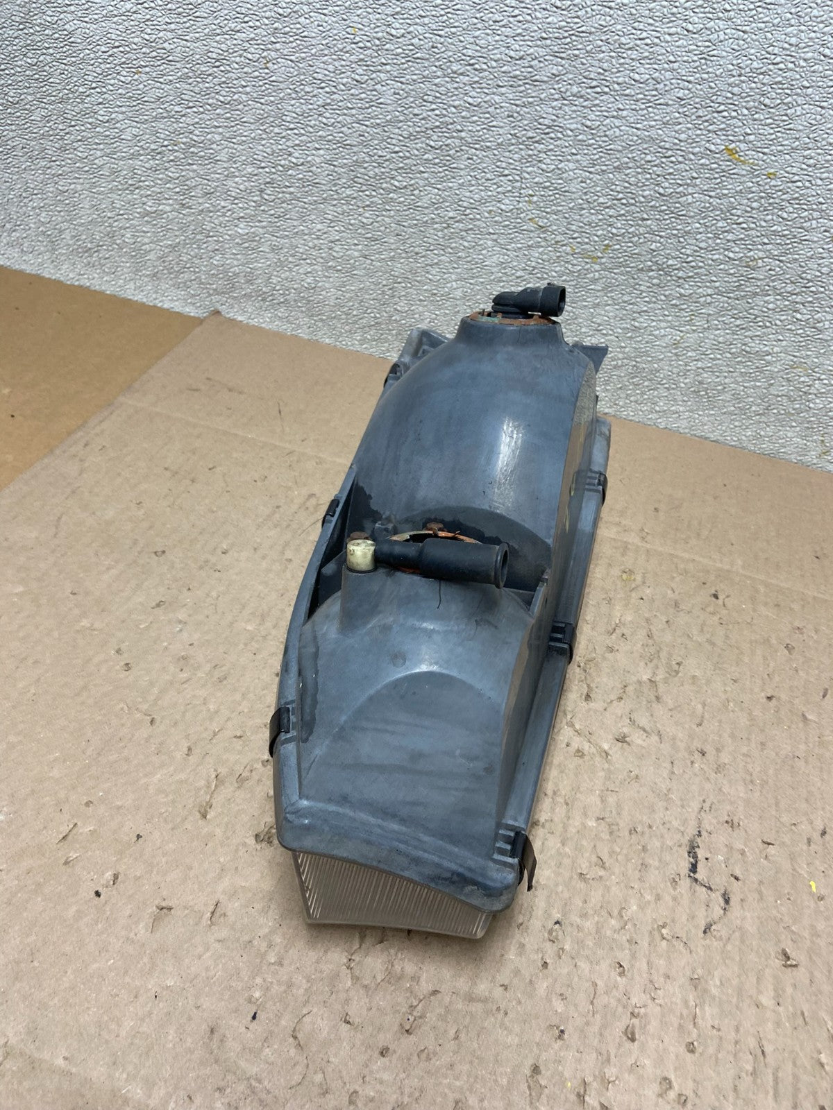 1992 1993 1994 Toyota Camry Right Passenger RH Halogen Headlight OEM Z6196 DW8