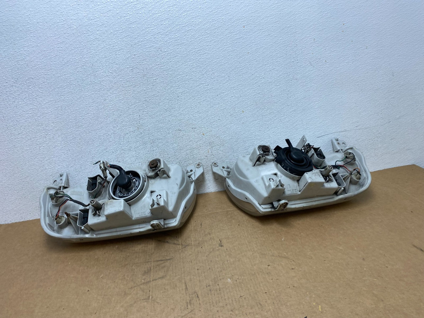 1999-2005 Suzuki Grand Vitara Left+Right Side Set Halogen Headlights AD6252 DW7