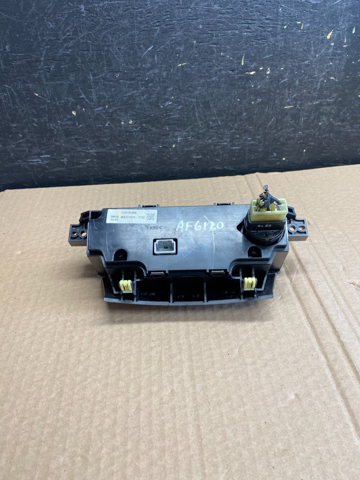 2010 - 2014 Subaru Outback Legacy A/C Heater Climate Control Unit AF6120 DG4