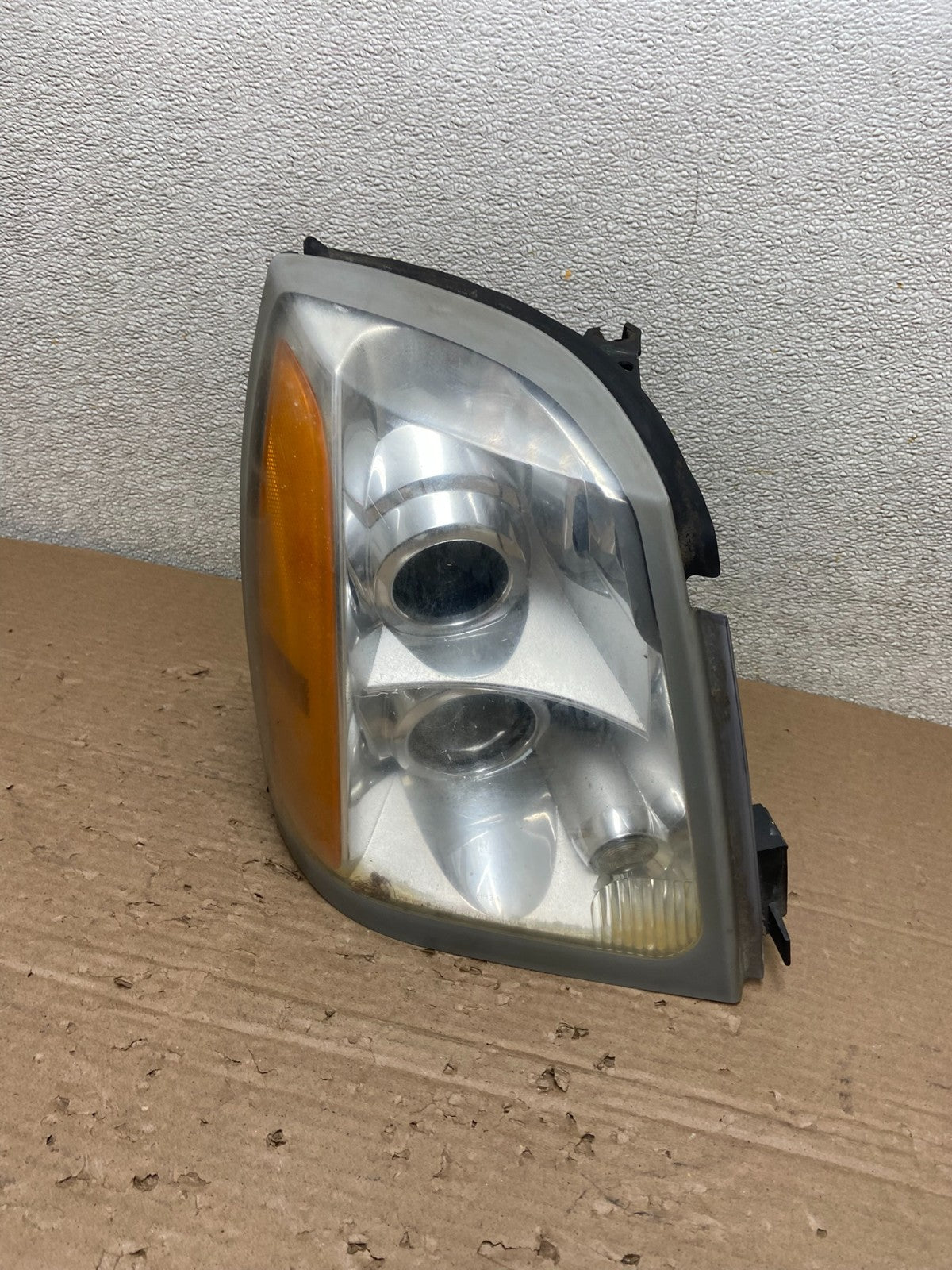 2004 to 2009 Cadillac SRX Right RH Side Xenon Headlight Oem AB1546 DG0