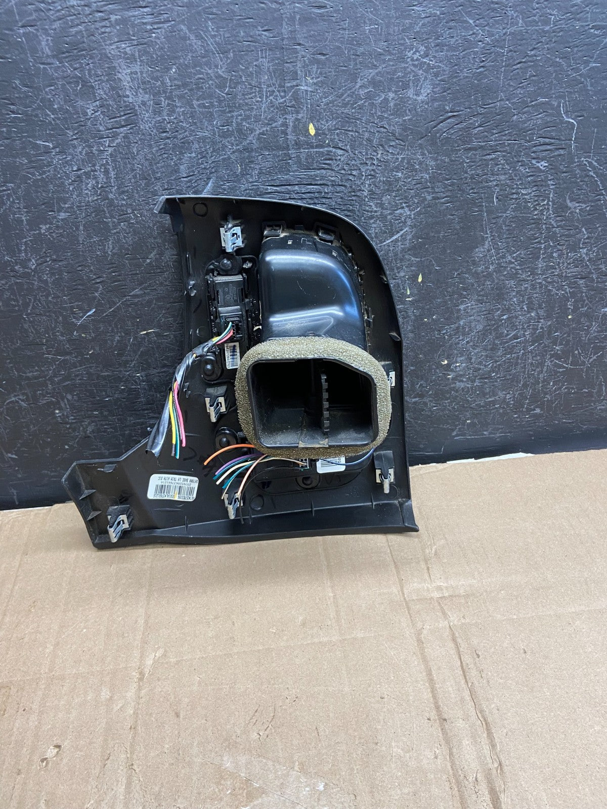 2007 to 2014 Silverado Front Left Driver Headlight Switch Air Vent AD7106 DG4
