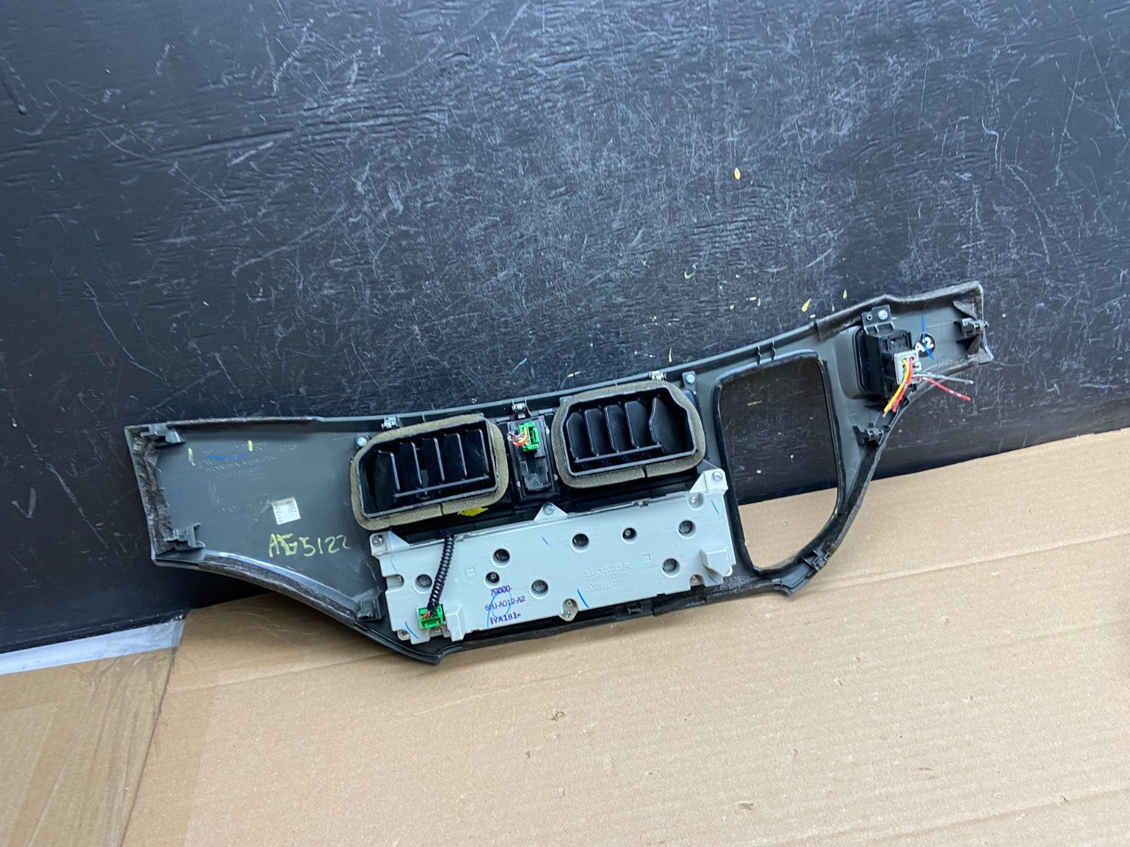 2005 to 2010 Honda Odyssey Radio Climate Control Dash Trim Bezel AG5122 DG4