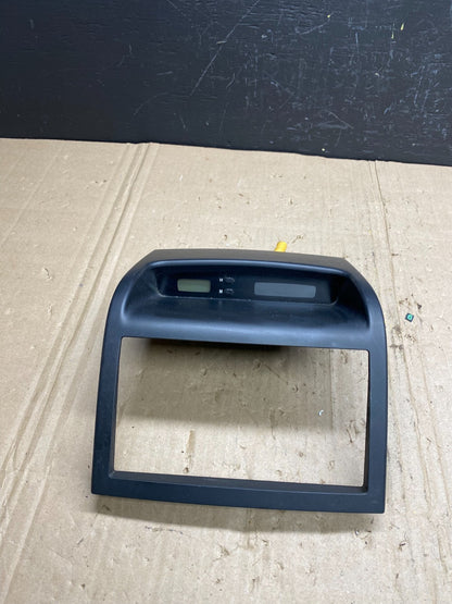 2006-2012 Hyundai Entourage Sedona Center Radio Clock Bezel Air Vent ab9016 DG0