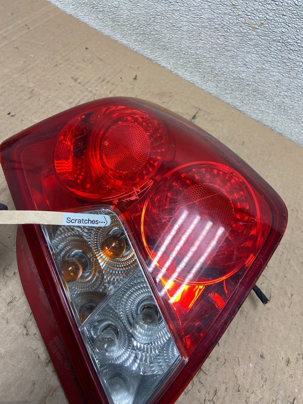 2004 to 2008 Suzuki Forenza Right Passenger RH Side  Tail Light Y0419 GD3