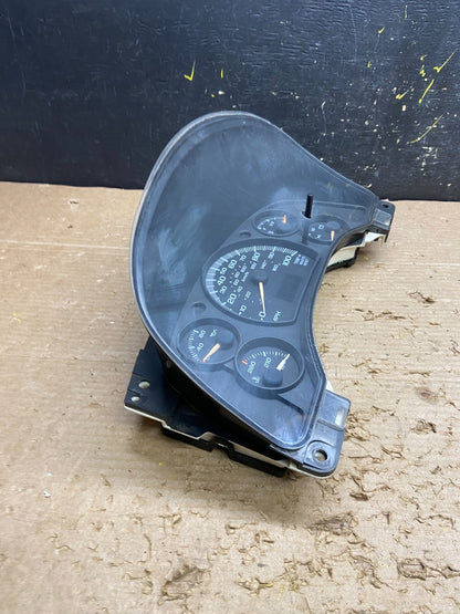 2004 to 2007 Chevrolet Express Speedometer Cluster Gauge OEM W3426 DG1