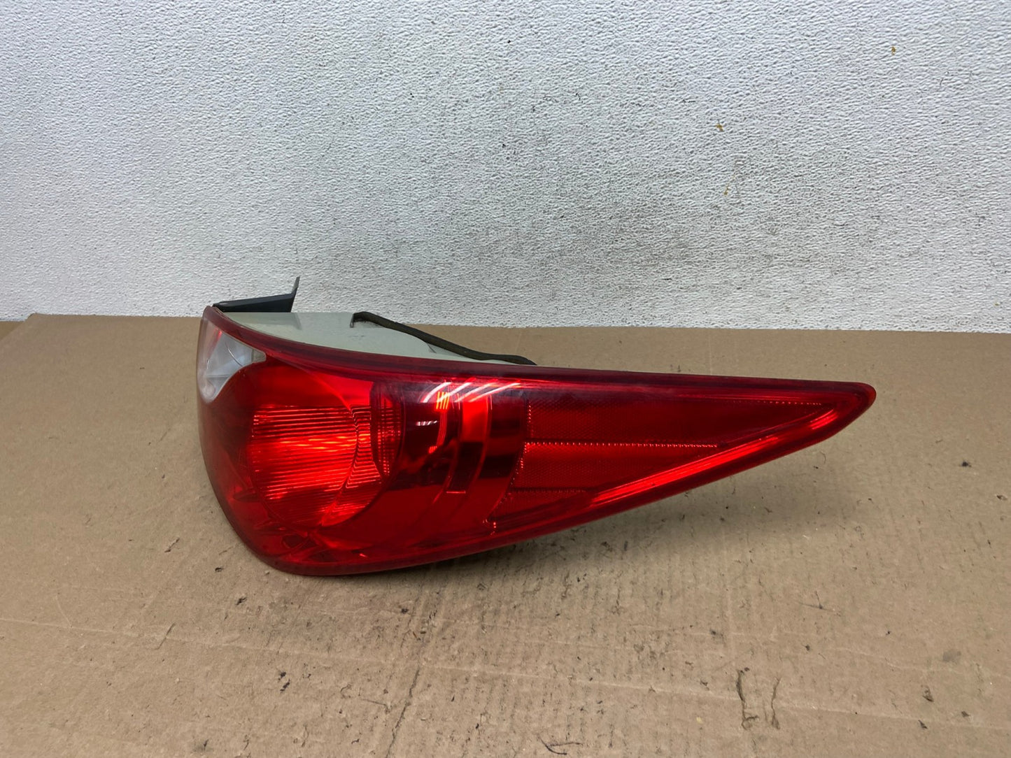 2011 2012 2013 Hyundai Sonata Right Passenger RH Tail Light AE6591 LK1