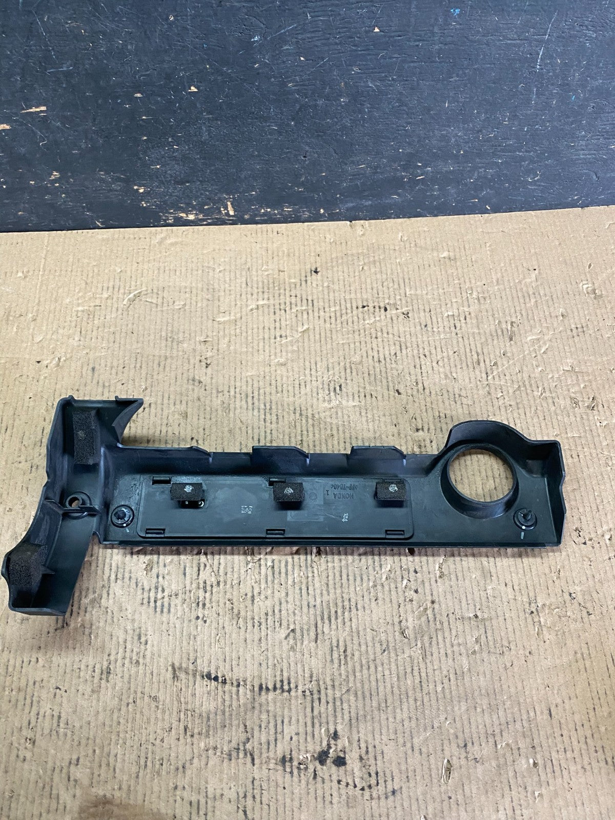 2004 to 2006 Acura TL 3.2L VTEC Engine Motor Cover Front Trim OEM p5766 DG4