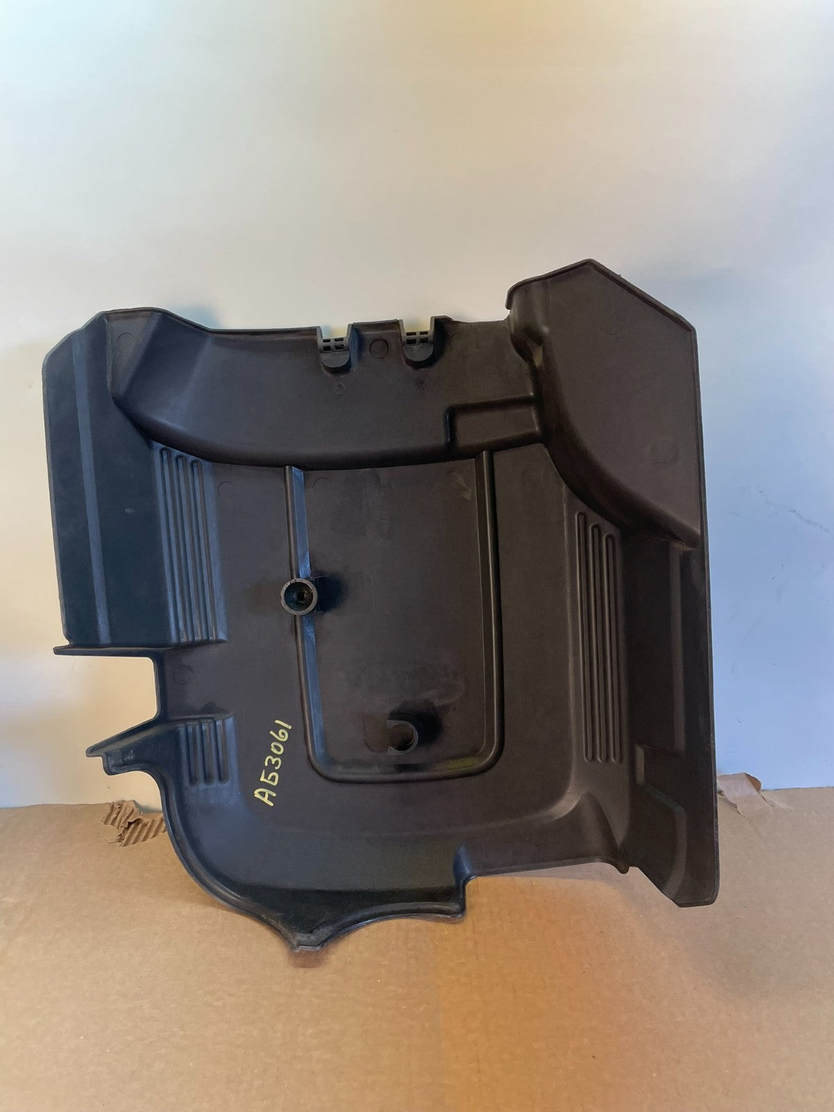 2007 to 2014 Chevrolet Silverado Vortec Engine Cover Shield ag3061 DG3