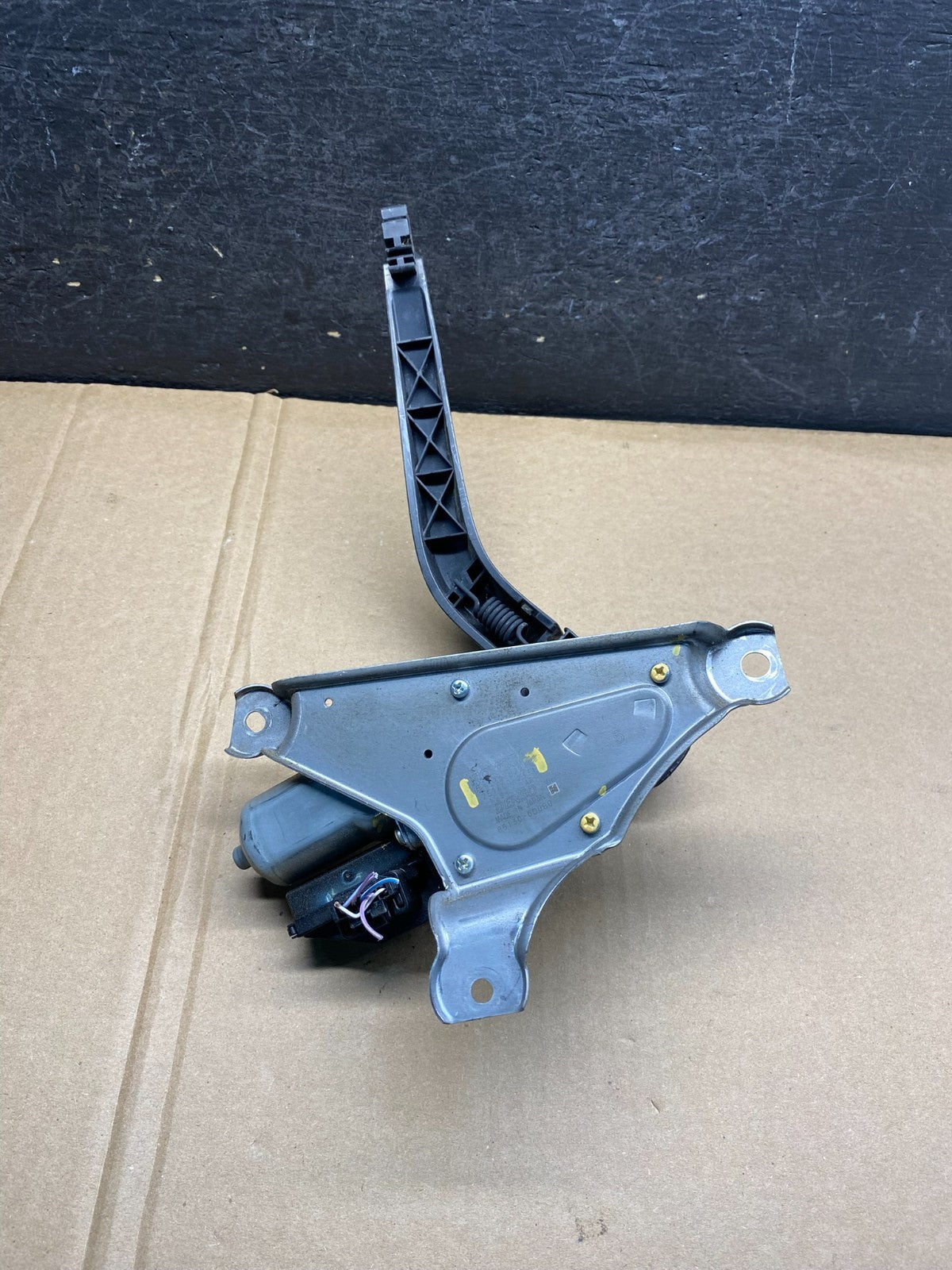 2012 to 2019 Toyota Prius C Rear Wiper Windshield Motor AG3659 DG3