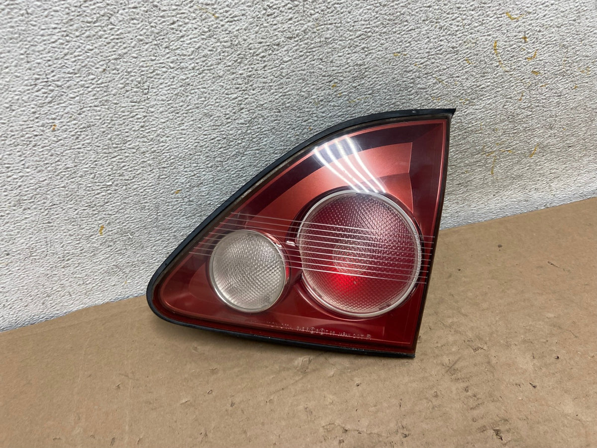 1999 - 2001 Lexus RX300 Right Passenger Side Rear Inner Tail Light AI0882 LK0