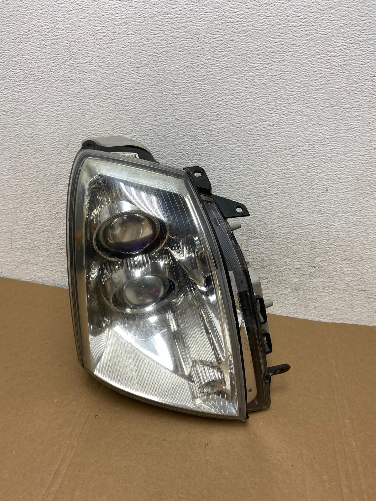2005 - 2011 Cadillac STS Right Passenger RH Side Xenon Headlight AD7842 DW0