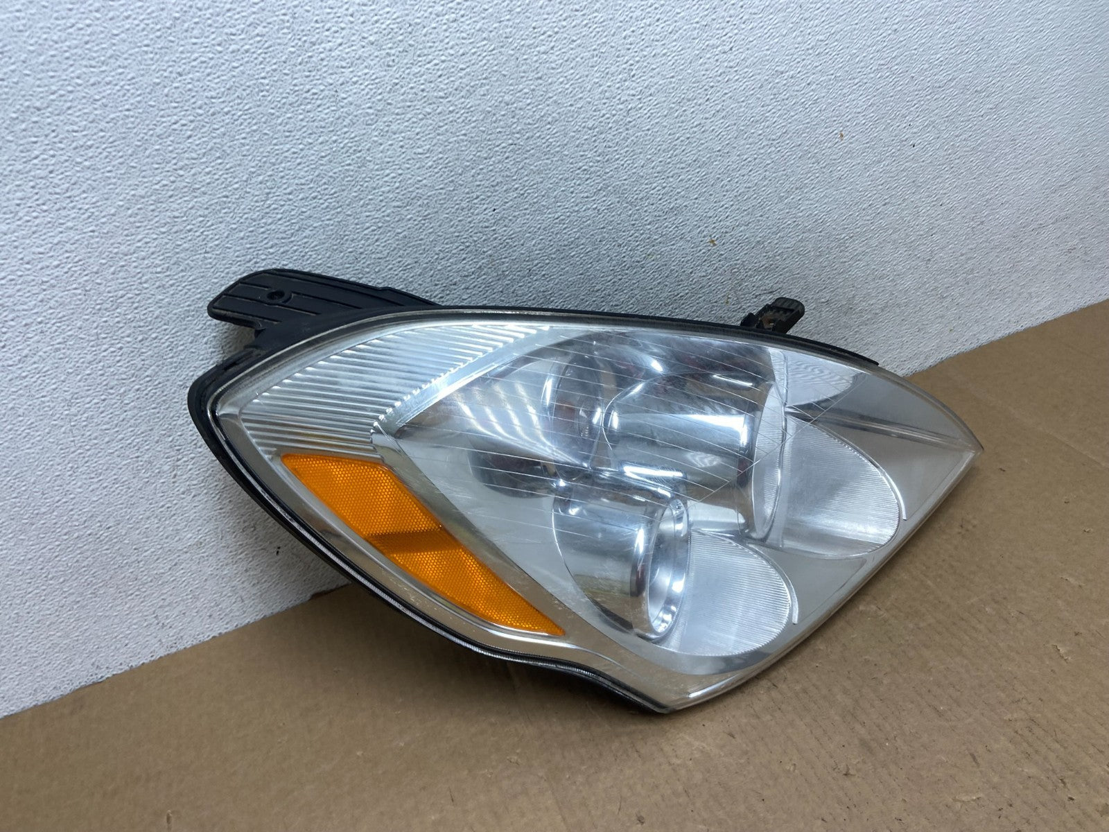 2007 - 2010 Hyundai Entourage Right Passenger Halogen Headlight Oe AF9621 DG2