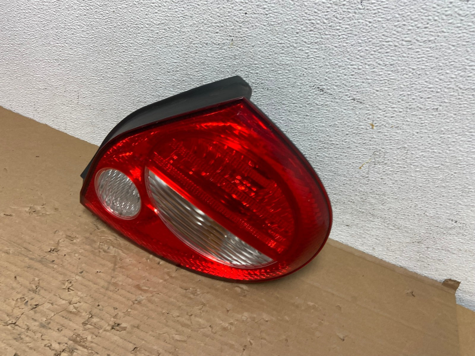2000 to 2001 Nissan Maxima Right Passenger Rh Side Tail Light AD4312 LK1