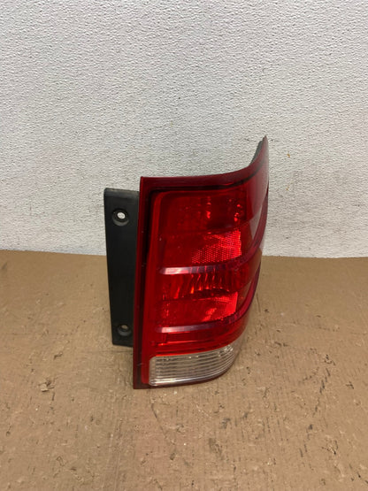 2003 2004 2005 2006 Ford Expedition Right Passenger Rh Tail light AD8197 LK2