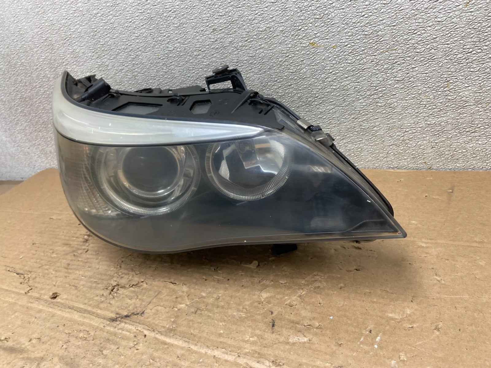 2004 to 2007 BMW 525i 5 Series Headlight Right Passenger Xenon AFS AB4928 DW1