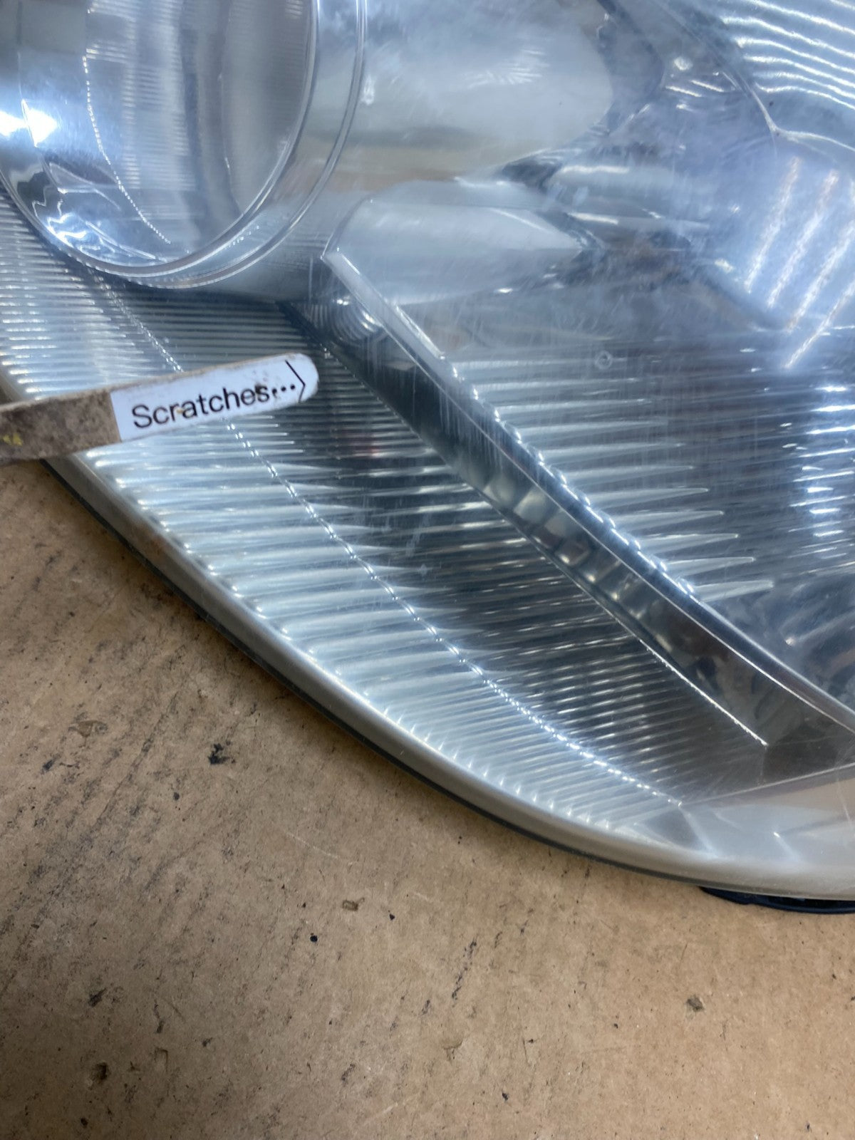 2004-2005 Toyota Sienna Left Driver LH Side Halogen Headlight AD4681 DW3