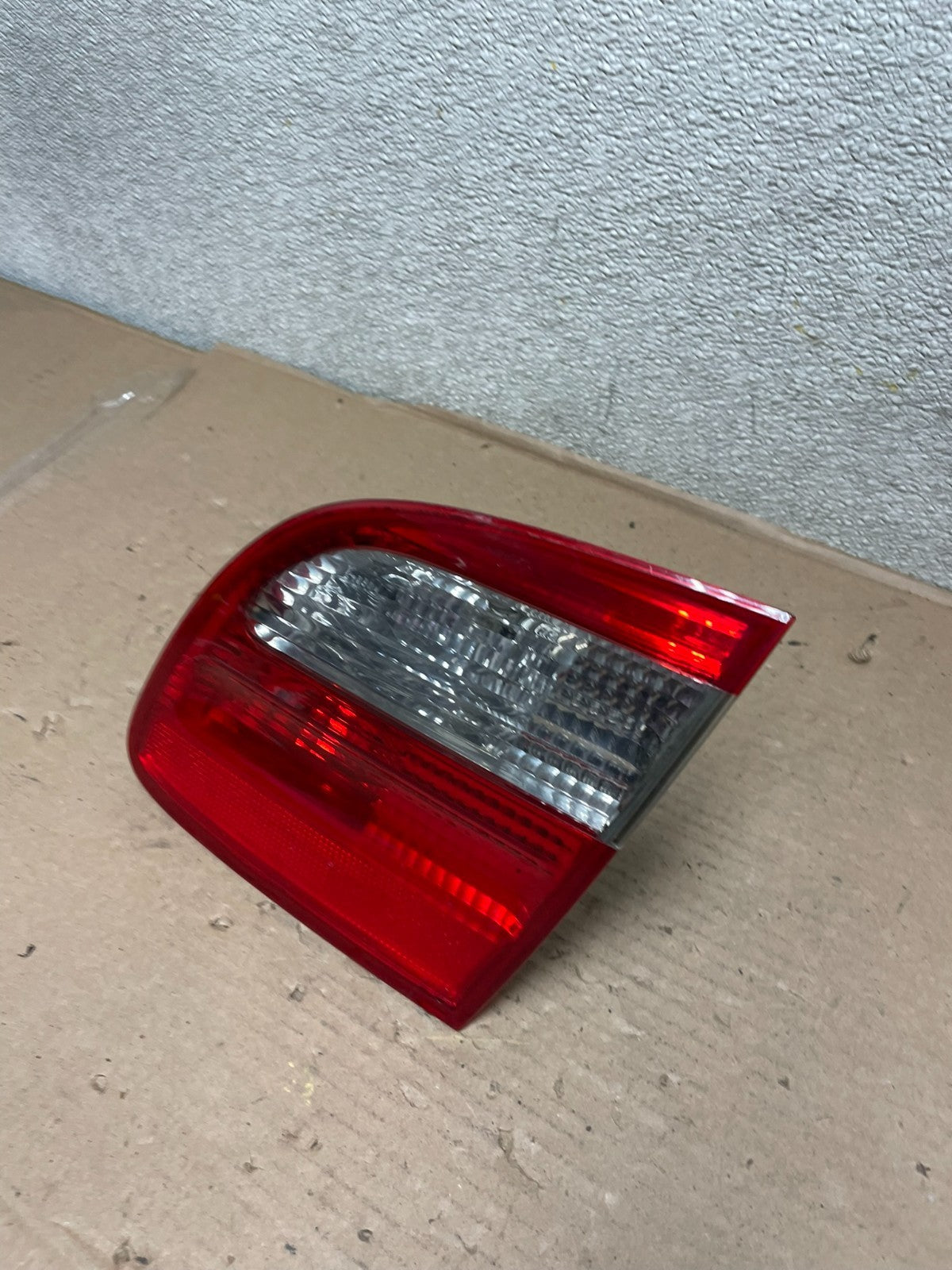 2003-2006 Mercedes E-Class Wagon W211 Right Passenger Inner Tail Light AB0035 LK1