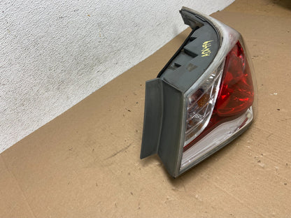2011 - 2015 Hyundai Sonata Hybrid Right Passenger Tail Light AD6479 DW2