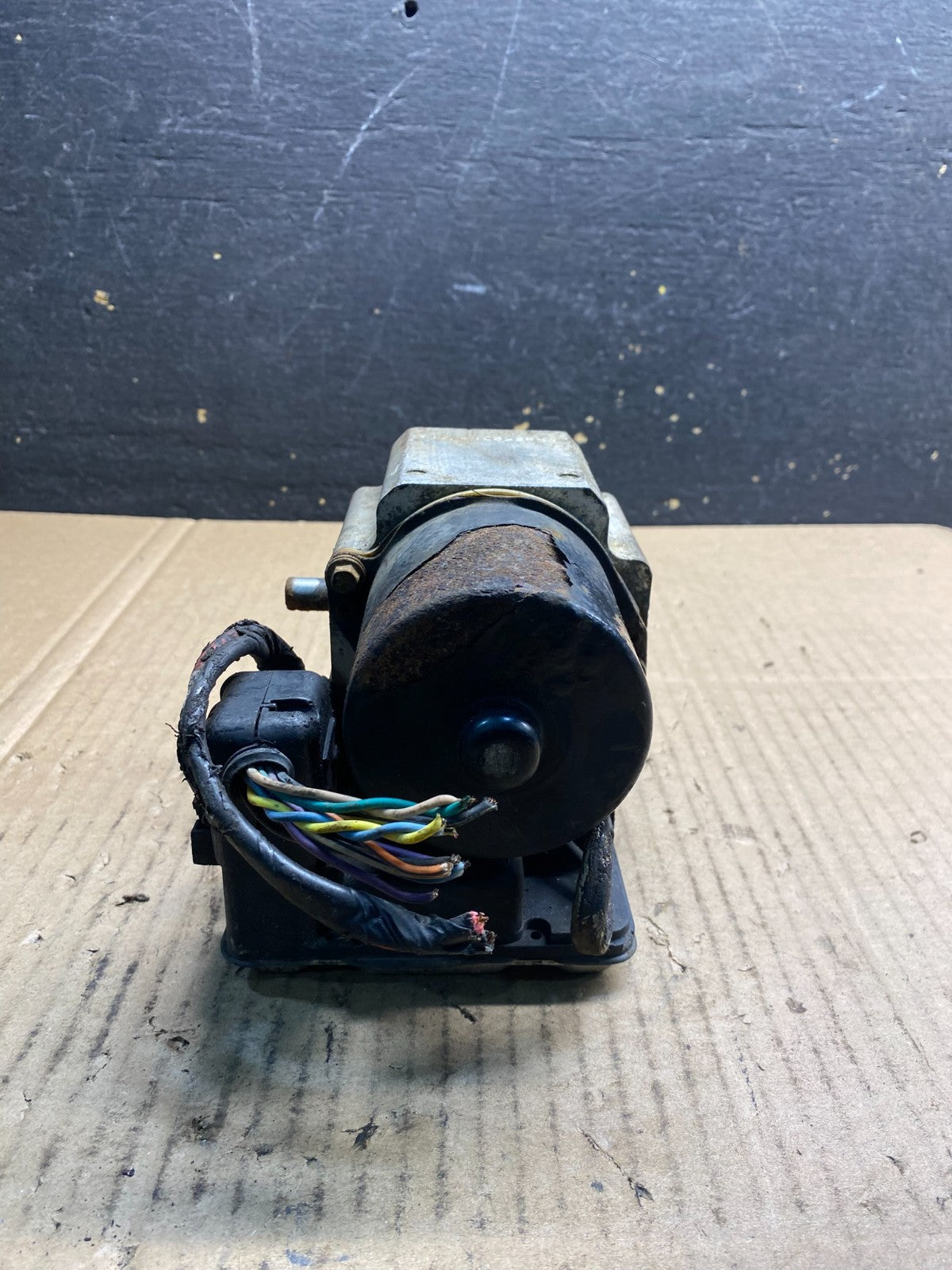 2003 to 2006 Chevrolet Tahoe ABS Pump 13354748 Module ab2718 DG1