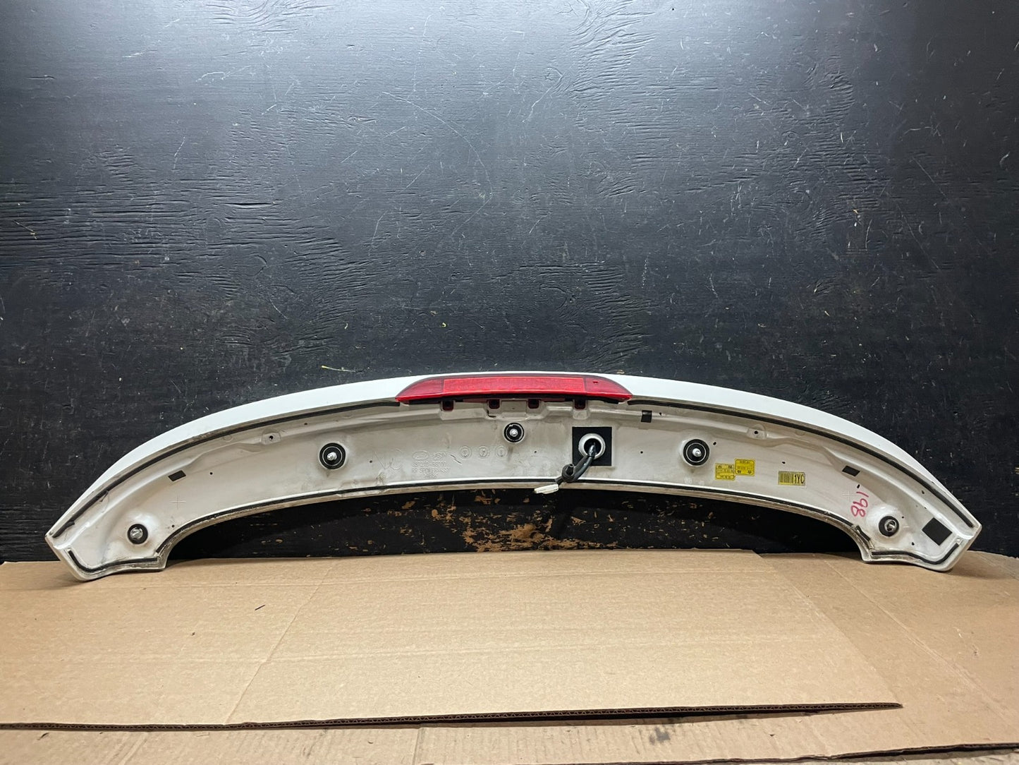 2013 to 2018 Hyundai Santa Fe Sport Rear Spoiler W/3rd Brake Light Oem y9225 DG10