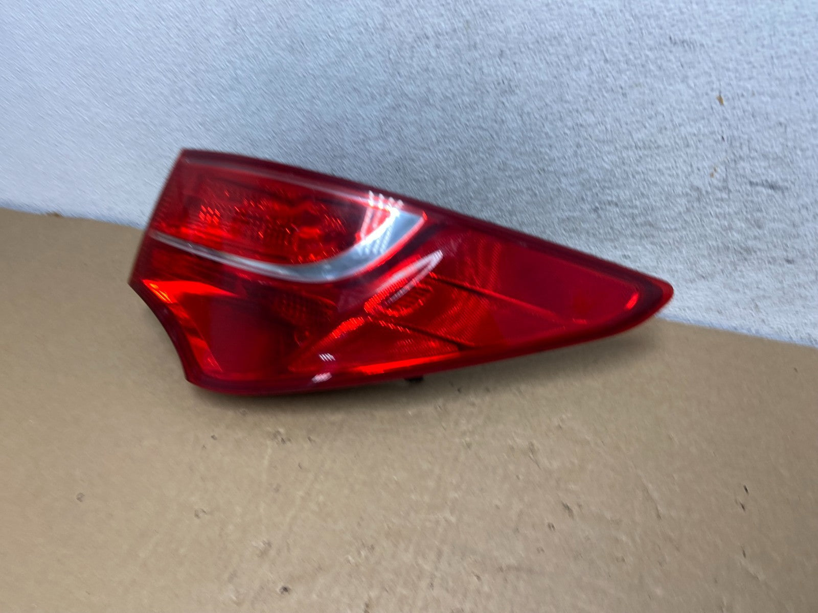 2013 -2016 Hyundai Santa Fe Rear Right Passenger Side Tail Light Lamp AF7345 DW1